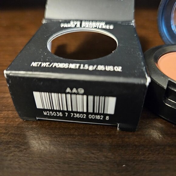 MAC Single Eyeshadow in Swiss Chocolate (NIB) - Picture 4 of 4